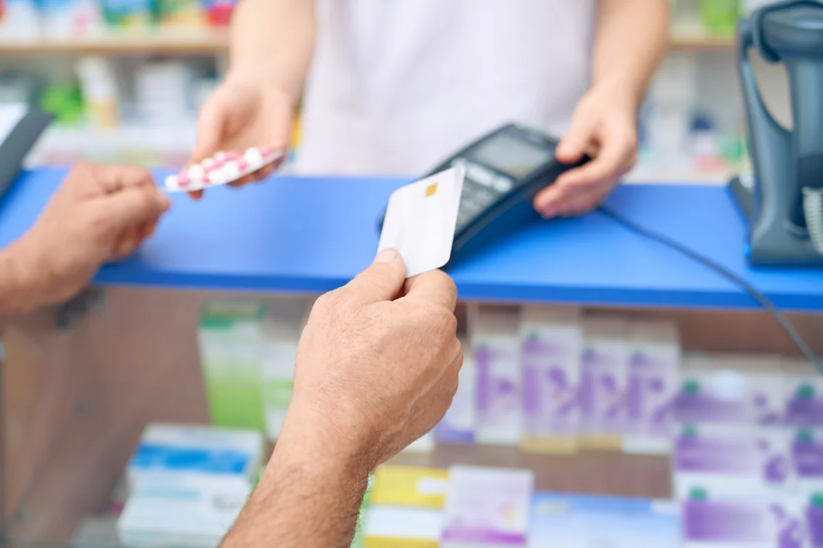 Farmaci in dosi personalizzate, via libera alla preparazione in farmacia